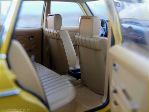 1:18 Mercedes-Benz 200 Kombi S123 123 T-Modell 1982